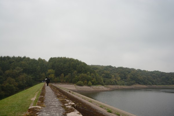 tittesworth_reservoir_damn_dogoddity